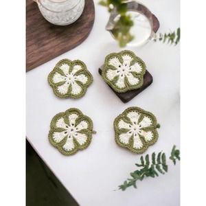 4 vintage green and white crochet coasters avocado green/white